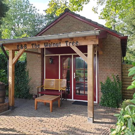 Bed and Breakfast The Walnut Tree Hellevoetsluis Esterno foto