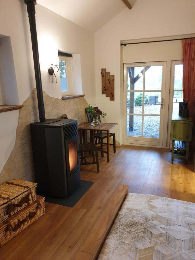 Bed and Breakfast The Walnut Tree Hellevoetsluis Esterno foto