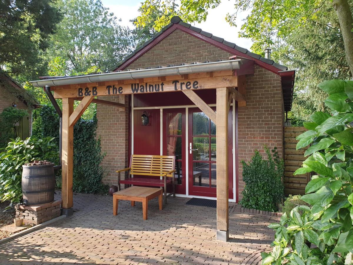 Bed and Breakfast The Walnut Tree Hellevoetsluis Esterno foto