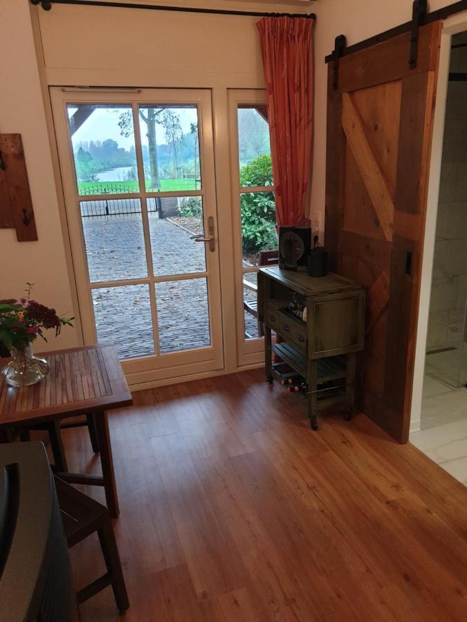 Bed and Breakfast The Walnut Tree Hellevoetsluis Esterno foto